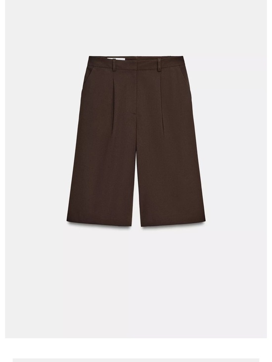 Pants - Tailored Knee-Length Shorts in Dark Brown